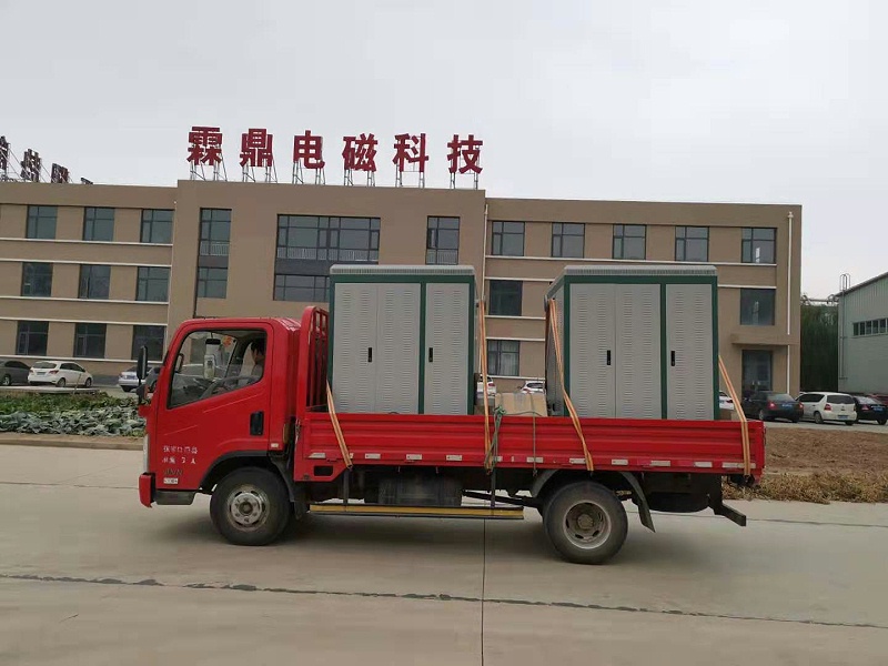 桃花中心校2×360kw高頻電磁采暖鍋爐機(jī)組